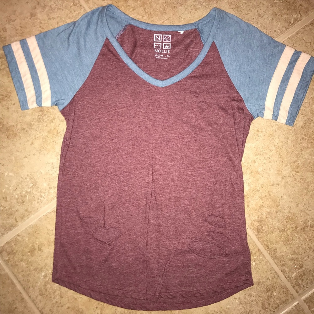 Fitted V-neck